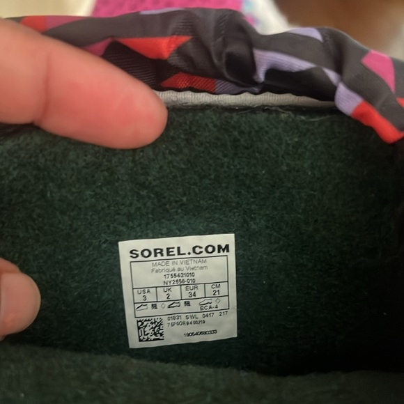 Sorel Youth Flurry Snow Boots size 3 - Picture 6 of 6